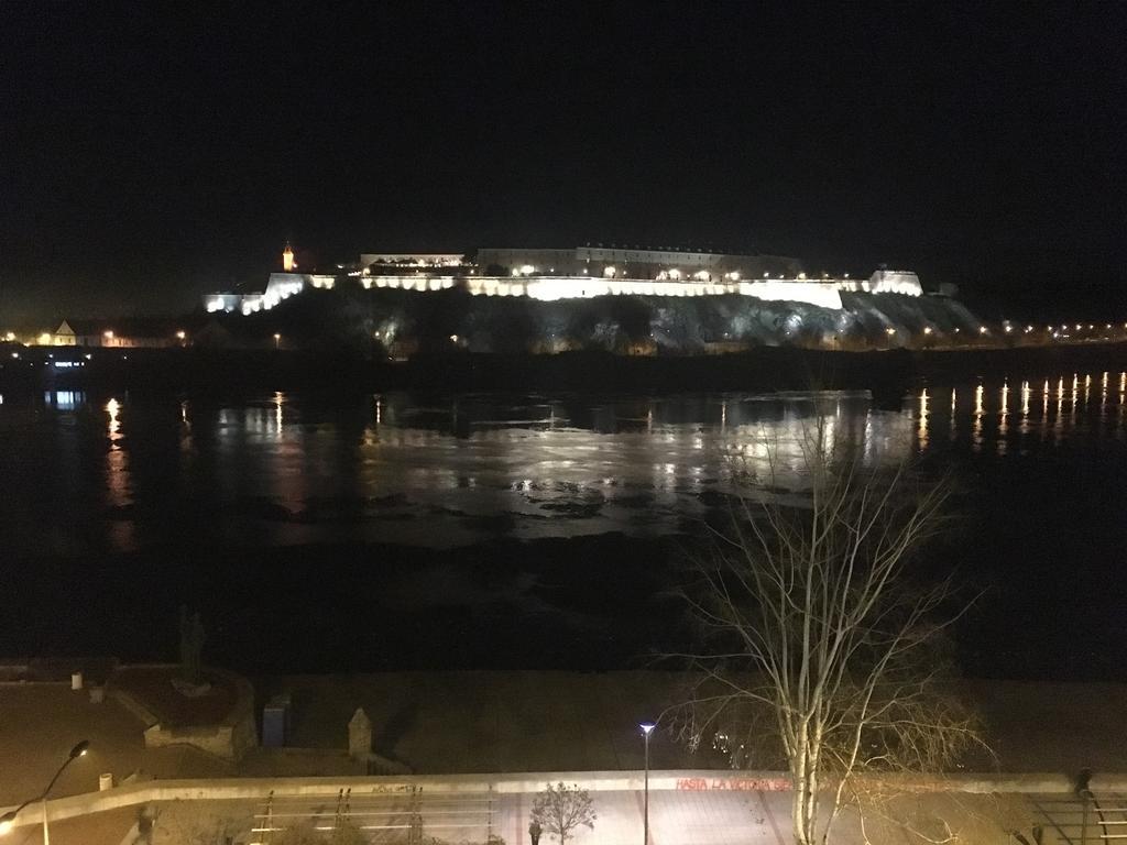 Fortress View Apartment โนวีซาด ภายนอก รูปภาพ